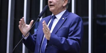 Projeto de André Figueiredo com alerta sobre o perigo do sedentarismo é aprovado na Câmara