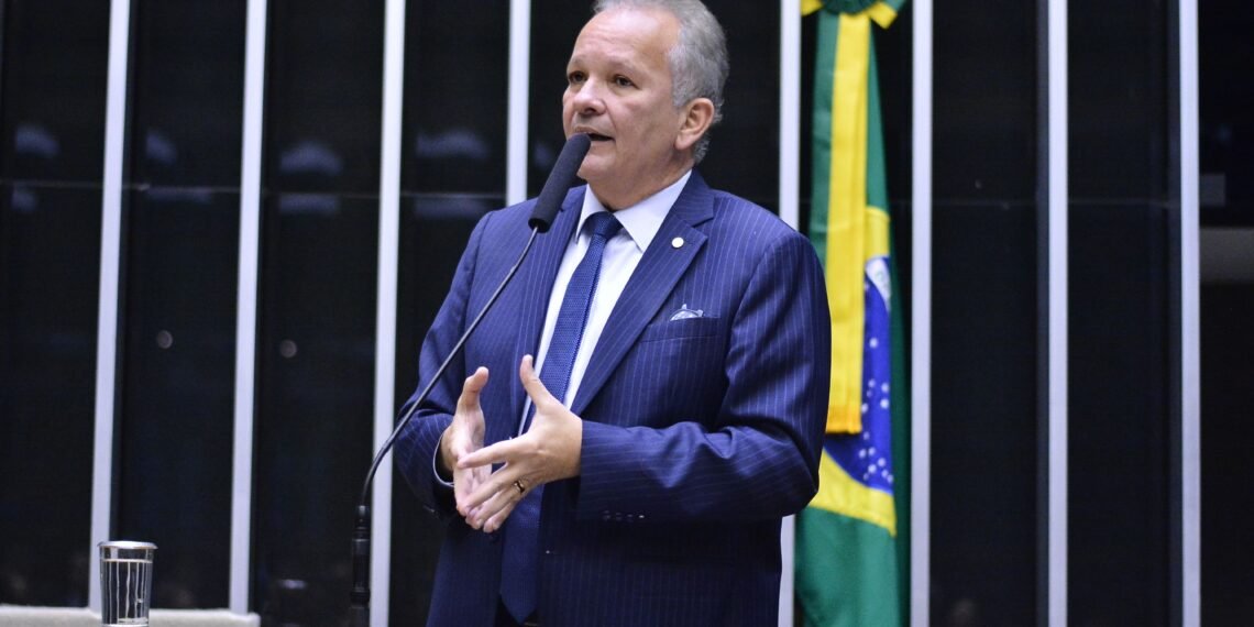 Comissão aprova uso de verbas do Fust para educação de alunos com deficiência de baixa renda