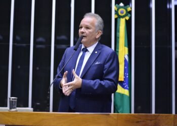 Comissão aprova uso de verbas do Fust para educação de alunos com deficiência de baixa renda