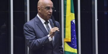 Finança e Tributação aprova presença de cão farejador na segurança portos e aeroportos e fronteiras