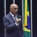 Finança e Tributação aprova presença de cão farejador na segurança portos e aeroportos e fronteiras