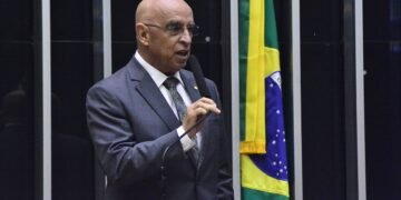 Comissão aprova proposta de Mário Heringer que cria selo para empresa de turismo capaz de atender consumidor neurodivergente