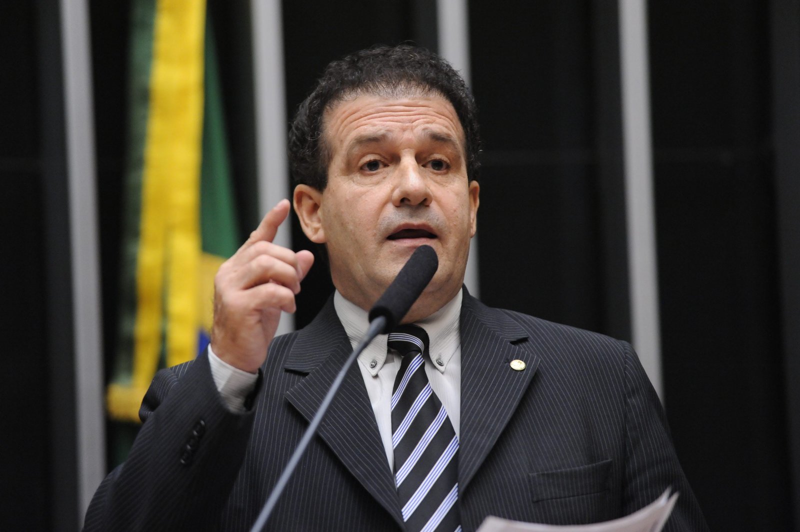 Câmara aprova projeto de Pompeo de Mattos que estabelece regras para concursos  públicos