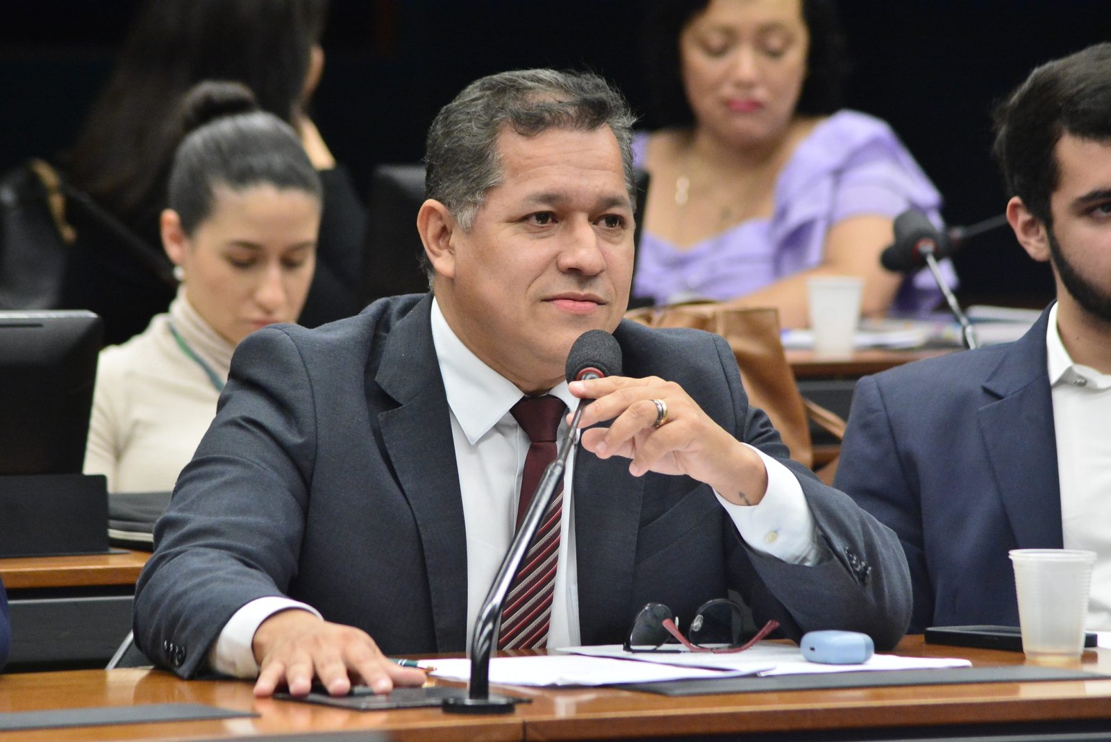 Aprovado parecer de Dorinaldo a projeto que inclui preservação da saúde humana entre objetivos da Política de Educação Ambiental