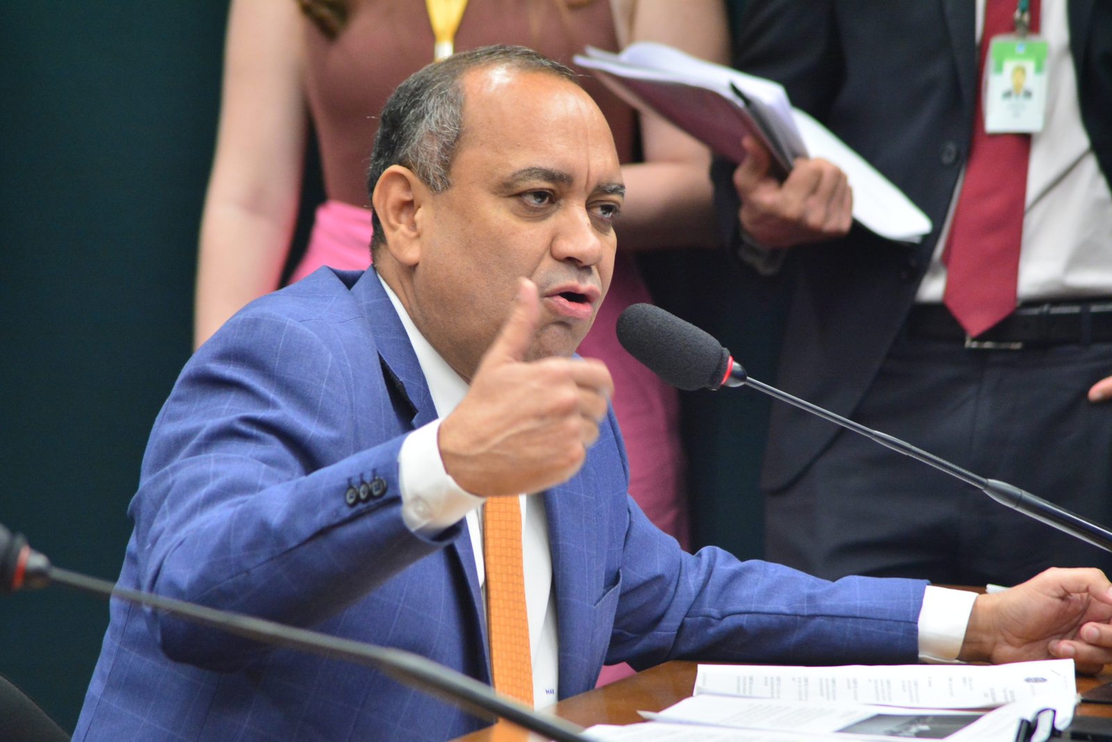 Proposta de Max Lemos prevê uso de animais como garantia de empréstimos e financiamentos rurais