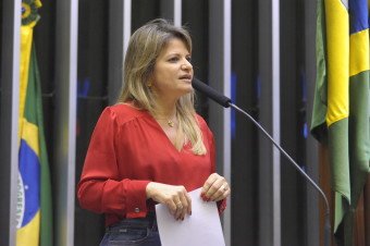 Flávia Morais propõe aumento na aposentadoria e pensão para idoso dependente