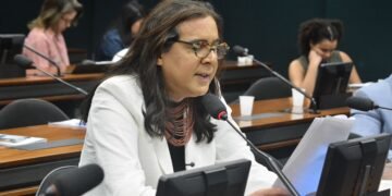 Comissão aprova relatório de Duda Salabert à proposta com normas para mobilidade sustentável e expansão urbana