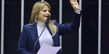 Dia Nacional da Identidade Civil proposto por Flávia Morais segue para sanção