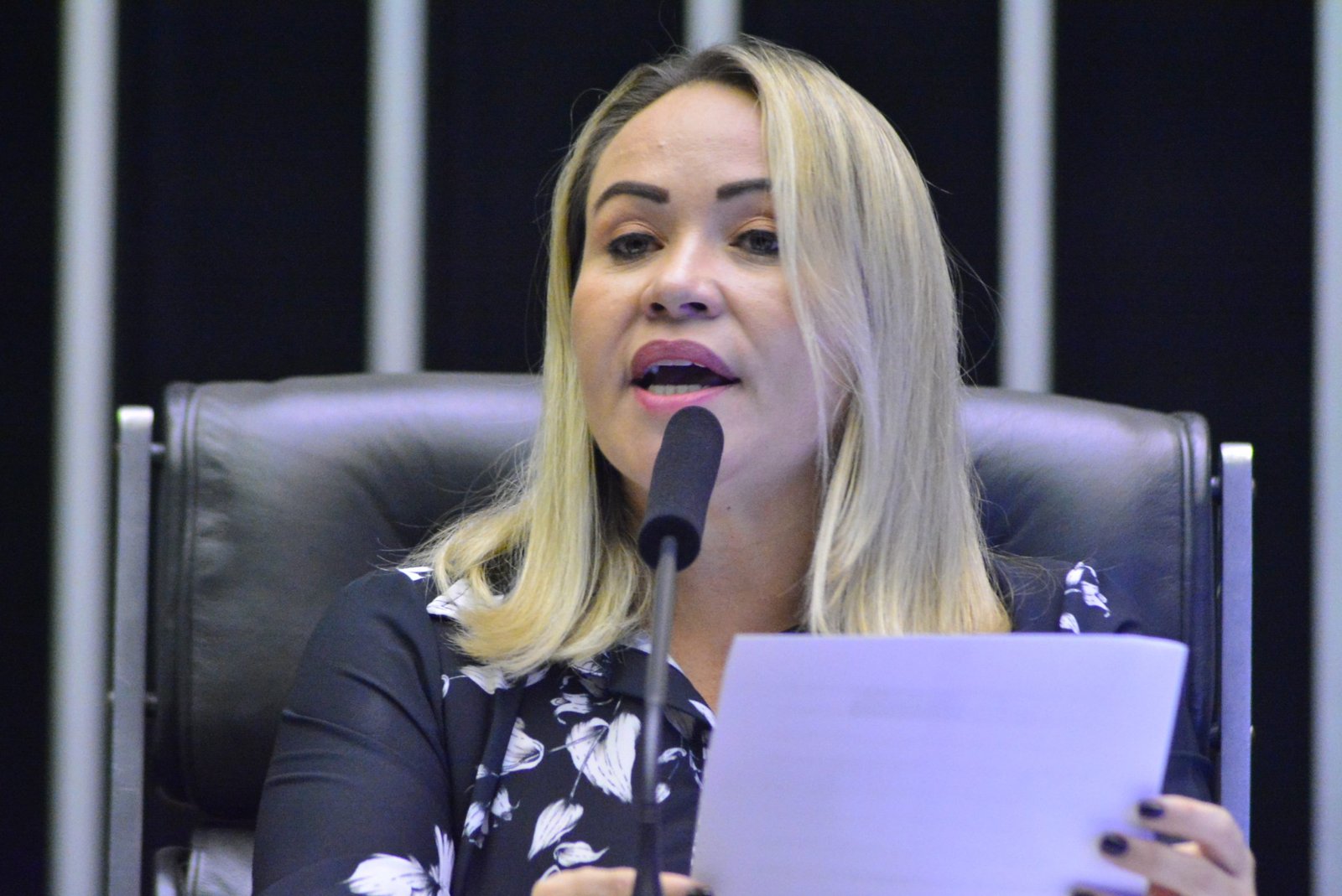 Comissão aprova relatório da deputada Enfermeira Ana Paula a projeto que cria a “Patrulha Maria da Penha”