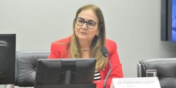 Proposta de Professora Goreth garante letras de créditos para a educação e área tecnológica