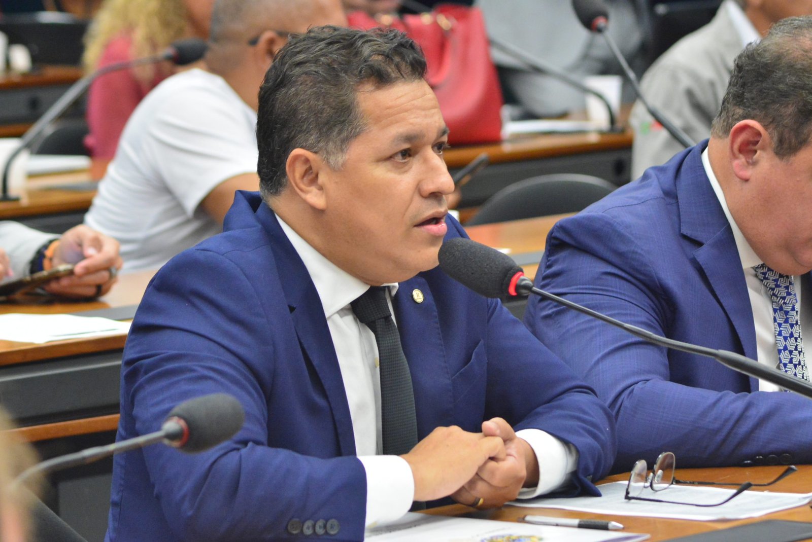 Comissão aprova relatório de Dorinaldo Malafaia à proposta que prevê ação civil pública à gestor que negar educação indígena