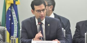 Projeto de Leo Prates propõe proteção da atividade de dublagem no Brasil e regulamenta o uso de IA no setor