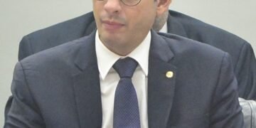 Aprovado projeto de Leo Prates que prioriza municípios afetados por desastres climáticos receber emendas parlamentares