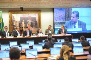 Proposta da Reforma trabalhista é extinção da CLT, afirma Lupi