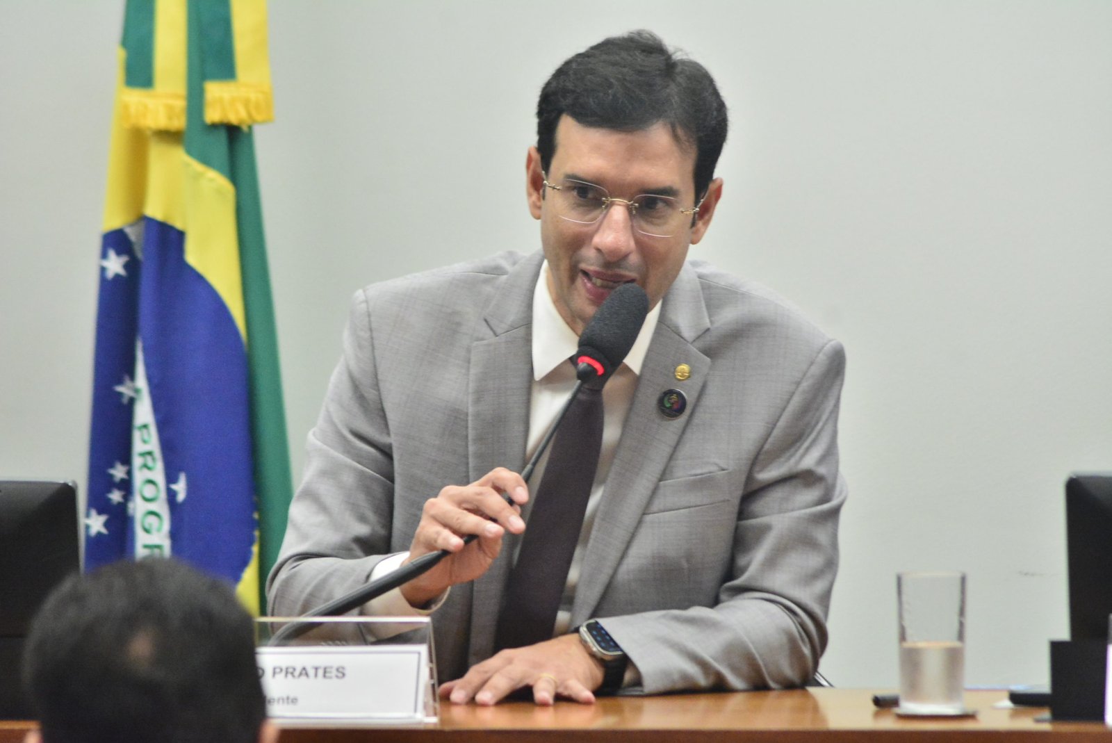 Leo Prates debate a seca que atinge a Bahia no Palácio Dep. Luís Eduardo Magalhães, em Salvador