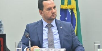 Comissão de Defesa dos Direitos da Pessoa com deficiência aprova venda de calçados com numeração diferente