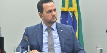 Projeto de coautoria de Josenildo destina parte de cursos profissionais do Codefat para o norte do Brasil