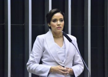 Lucyana Genésio apresenta projeto com data para comemorar a “Dupla Excepcionalidade”