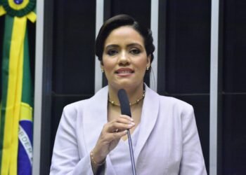 Parecer de Lucyana Genésio a projeto que beneficia pessoa com deficiência é aprovado em comissão na Câmara dos Deputados