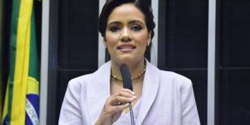 Parecer de Lucyana Genésio a projeto que beneficia pessoa com deficiência é aprovado em comissão na Câmara dos Deputados