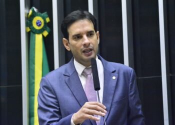 Aprovado requerimento de Leo Prates para debater modelo de educação integrado em proteção e defesa civil