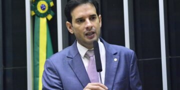Aprovado requerimento de Leo Prates para debater modelo de educação integrado em proteção e defesa civil