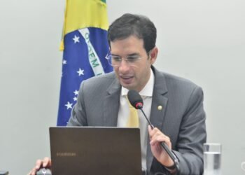 Comissão especial debate relação de trabalho de motoristas e entregadores de aplicativo