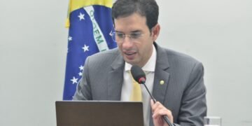 Comissão especial debate relação de trabalho de motoristas e entregadores de aplicativo