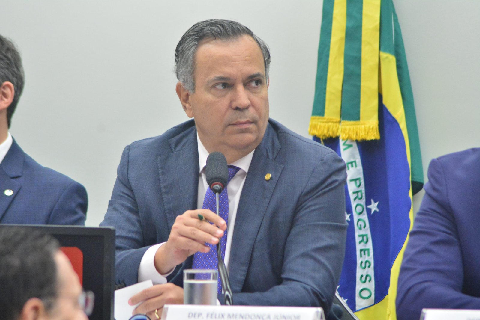 Relatório de Félix Mendonça Júnior que proíbe exclusão do Refis de empresa adimplente é aprovado em comissão