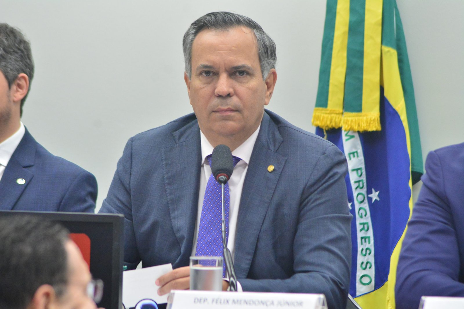 Félix Mendonça Jr. propõe mudança na legislação eleitoral para impedir hegemonia partidária e fortalecer a representação das minorias