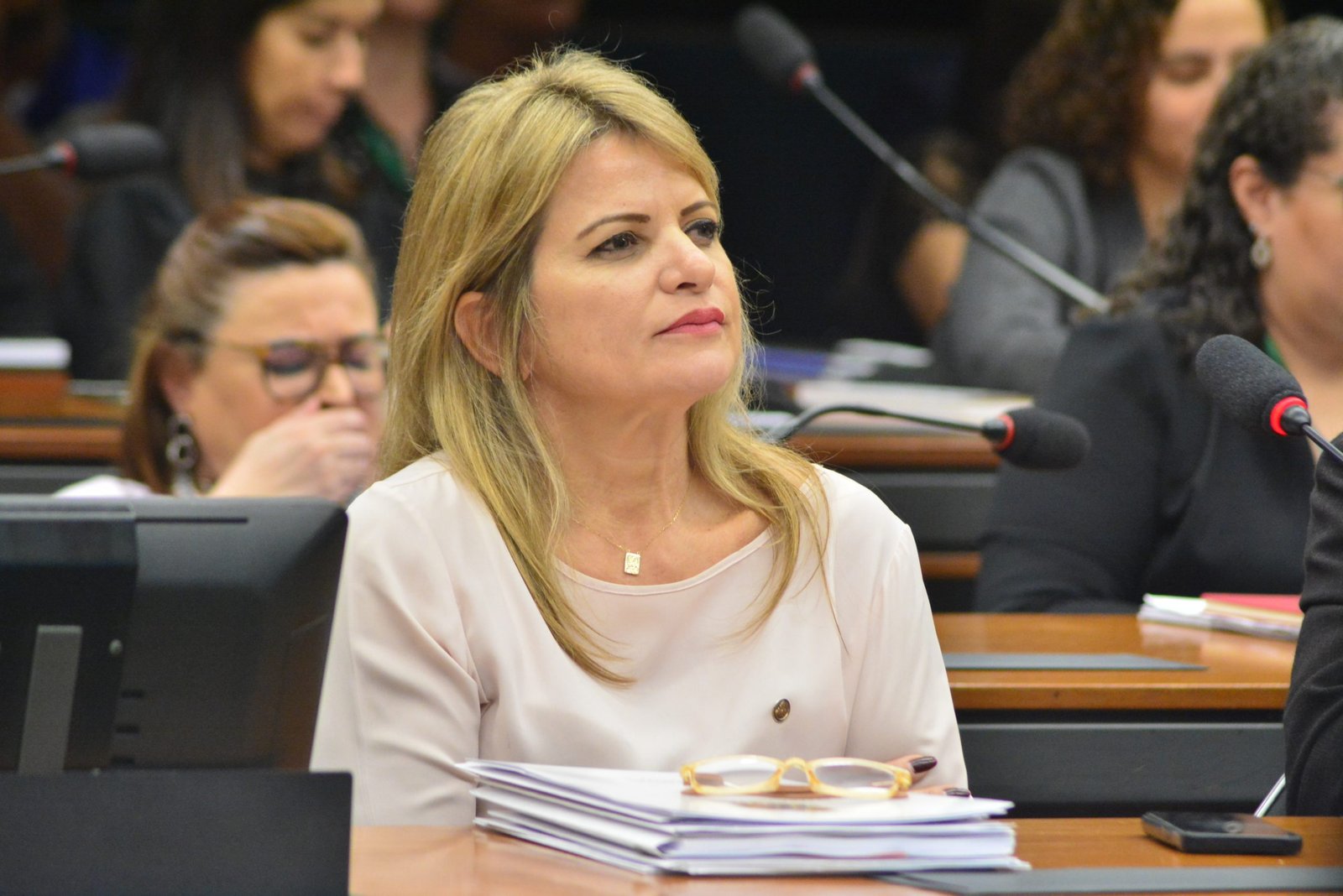 A pedido de Flávia Morais, Câmara celebra 10 anos da Lei dos Sessenta Dias para o Início do Tratamento de Câncer