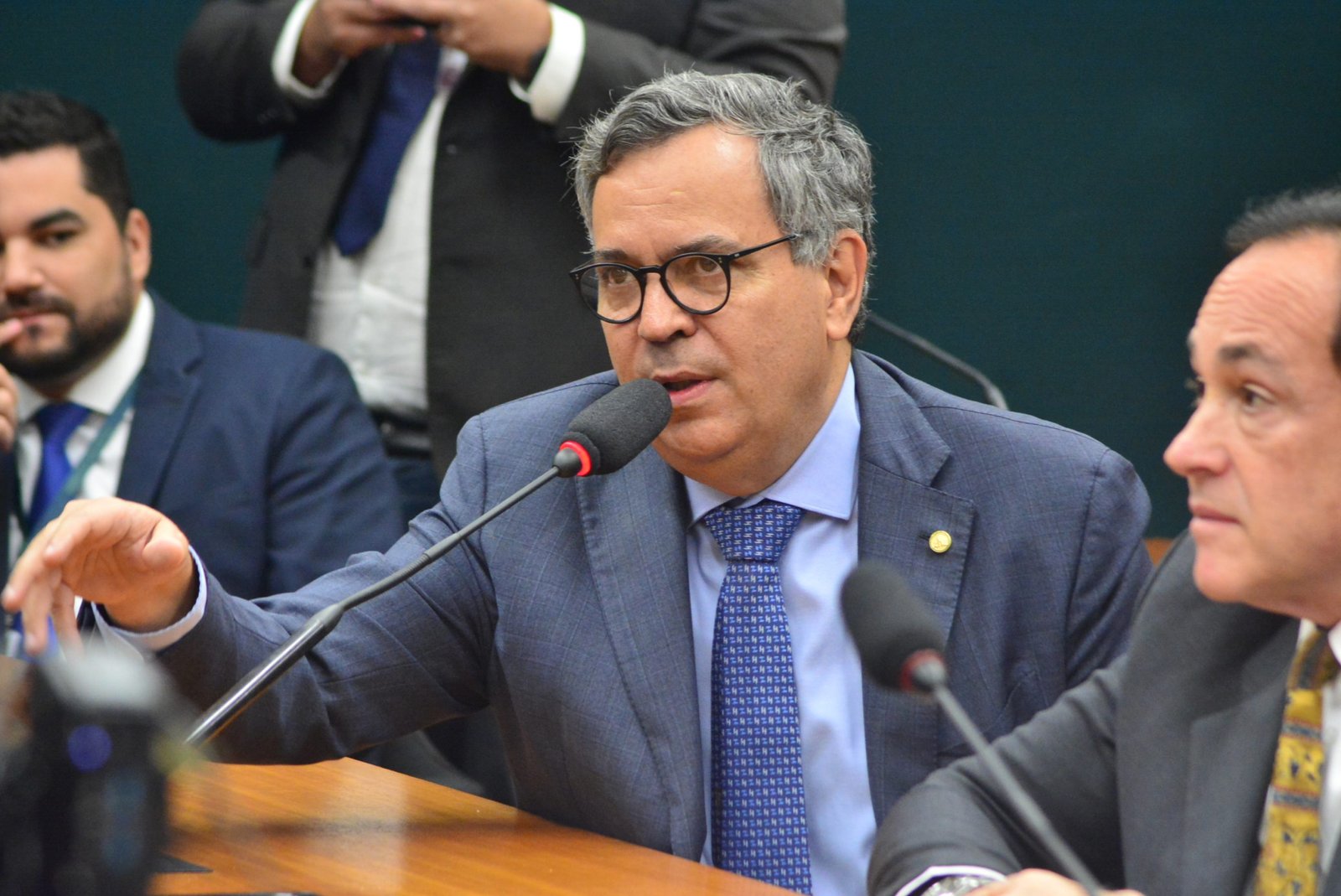 Finanças e Tributação debate projeto de Félix Mendonça Júnior