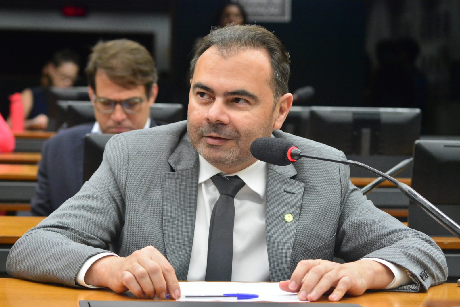 Projeto de Idilvan sobre ensino médio regular no período noturno é aprovado na comissão de Educação