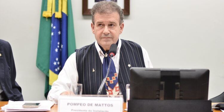 Comissão aprova projeto que classifica Síndrome de Tourette como deficiência