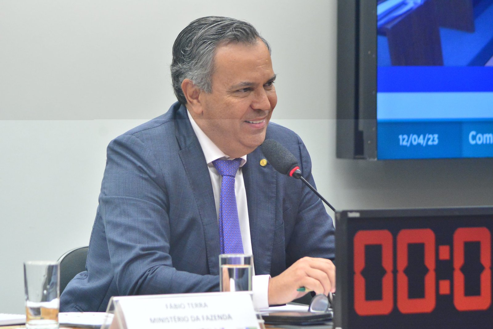 Estudo de Félix Júnior sobre a dívida pública brasileira é tema de livro a ser lançado na Câmara nesta quarta (13)