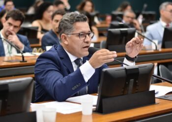 Comissão aprova texto de Dorinaldo Malafaia que obriga uso do “fator amazônico” em contratações públicas