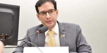 Aprovado parecer de Leo Prates a projeto que restringe a carga e descarga de mercadoria a trabalhador avulso e por vínculo empregatício