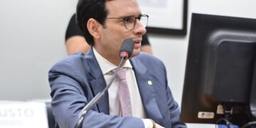 Aprovado texto de Leo Prates a projeto que prevê a instalação de câmeras em centros de reabilitação de pessoas com TEA