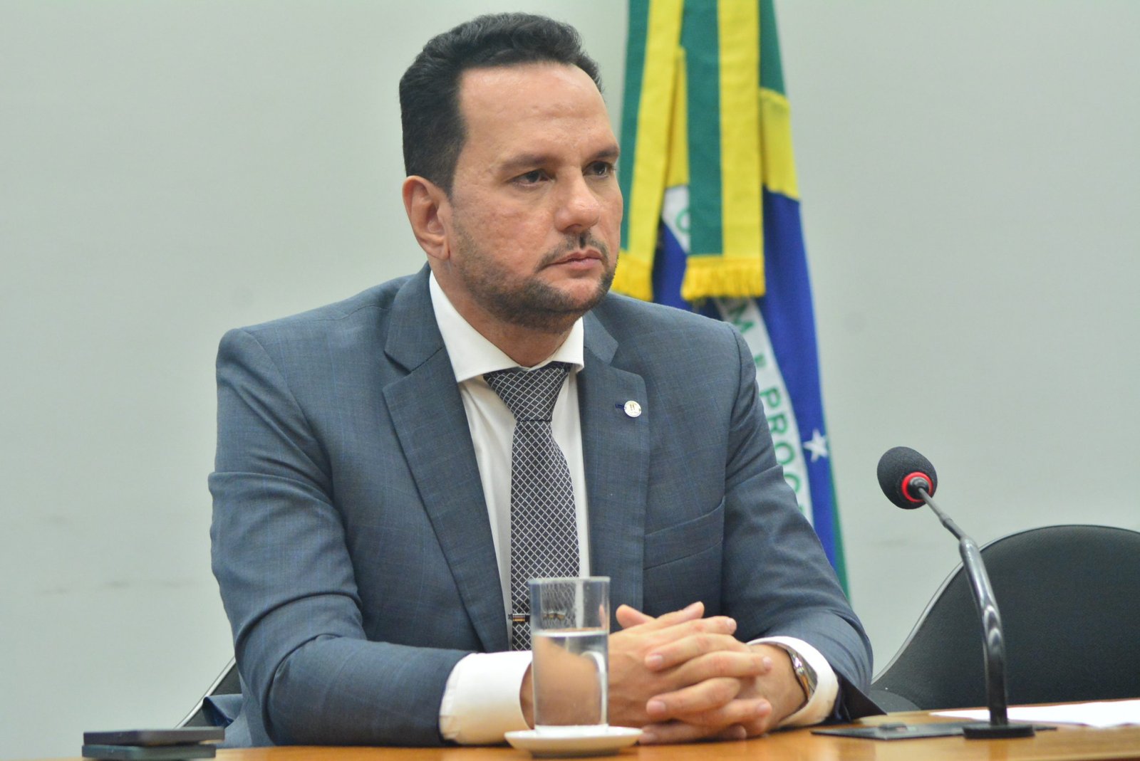 Josenildo e convidados debatem o alto preço das passagens aéreas e a escassez de voos para alguns lugares