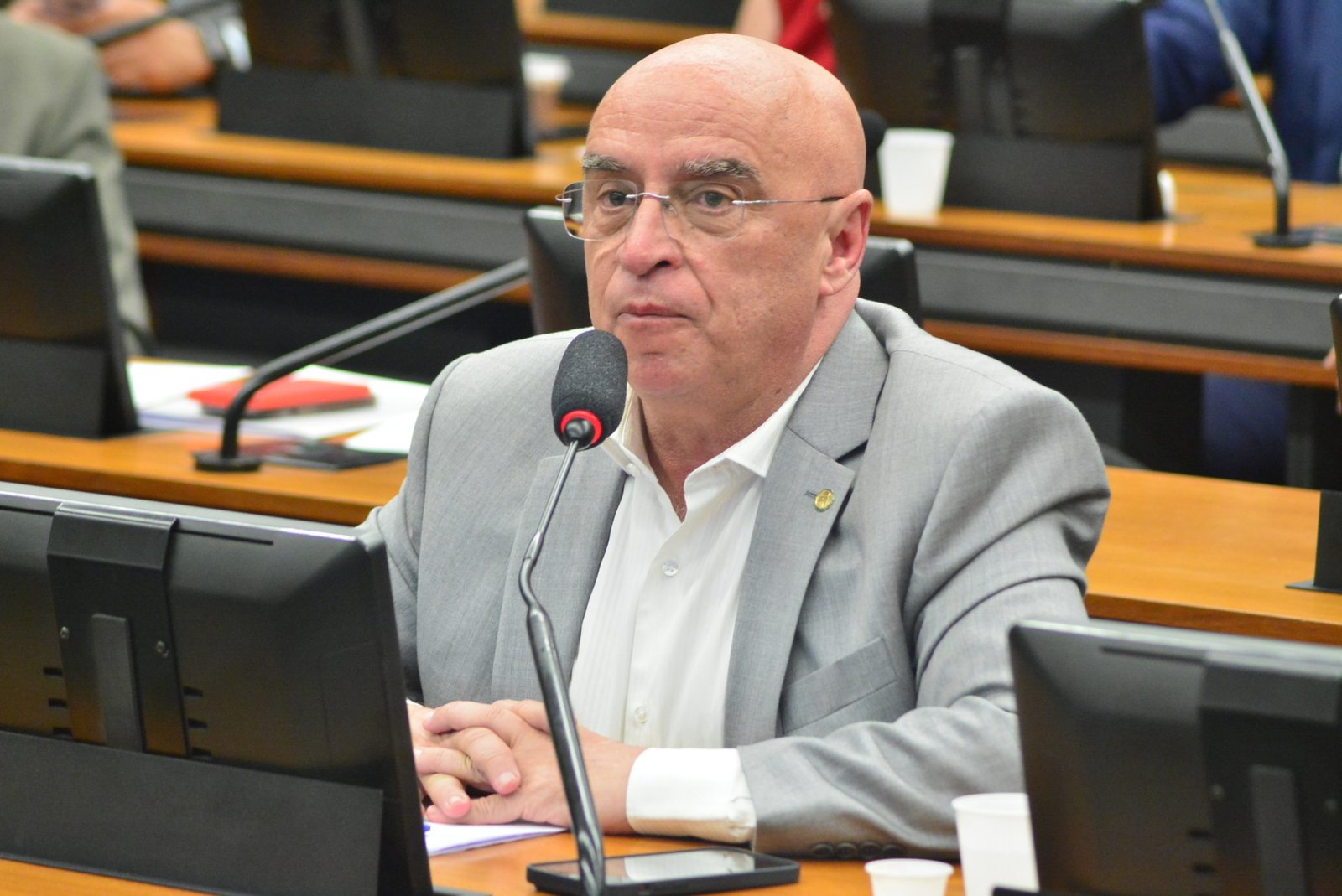 Defesa do Consumidor debate projeto de Mário Heringer sobre revenda de veículos automotores