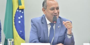 Proposta de Max Lemos cria microsseguro para financiar seguro de vida às famílias cadastradas no Bolsa Família