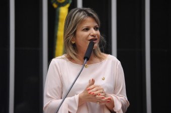 Comissões discutem opções para redução de custos na compra de remédios contra o câncer