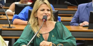 Projeto cria política pública com regras para prevenir quedas envolvendo idosos