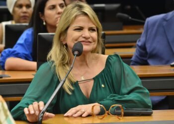 Câmara aprova projeto de Flávia Morais que trata da política de “Auto cuidado” pelo SUS