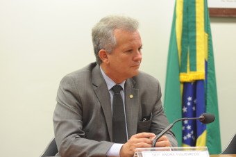Gestores estaduais e municipais, pais, professores e alunos serão ouvidos para alteração no currículo da BNCC