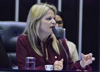 Texto de Flávia Morais para determinar que planos de saúde e o SUS cubram a cirurgia de redução da mama é aprovado em comissão