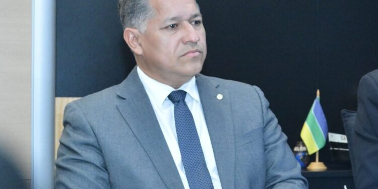 Malafaia subscreve projeto que fortalece a política de cuidados da pessoa idosa