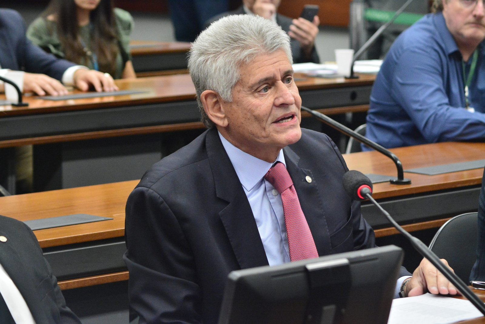 Comissão aprova projeto de Afonso Motta com novos critérios de desempate em licitação