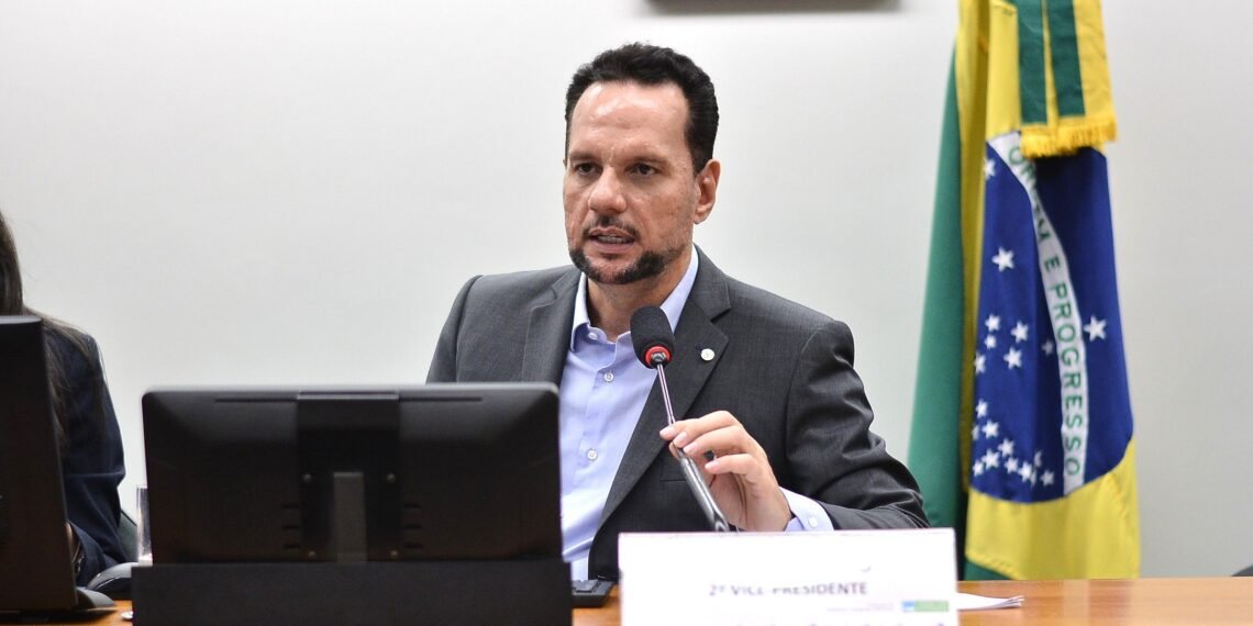 Projeto que destina vagas de qualificação profissional custeadas pelo FAT à força de trabalho subutilizada