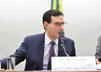 Leo Prates se reúne em audiência pública para debater produção leiteira no Sudoeste baiano